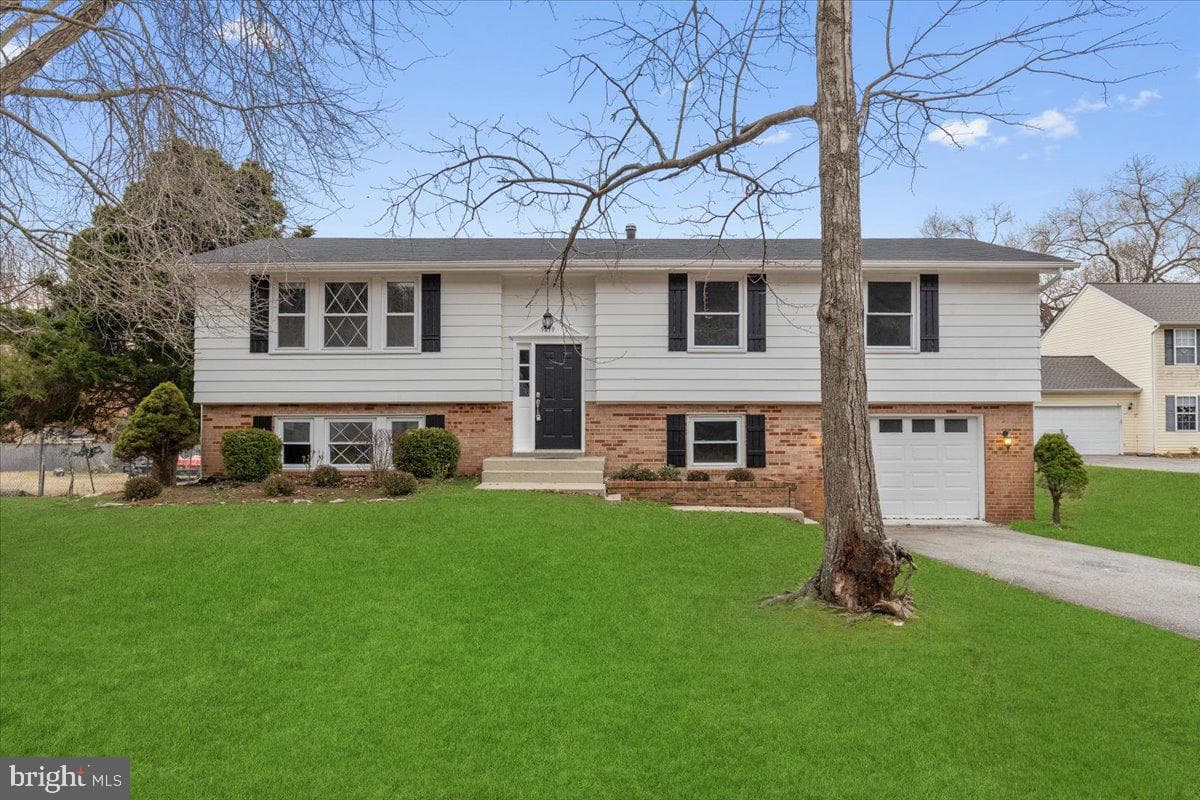 9419 Fendall Lane photo 4