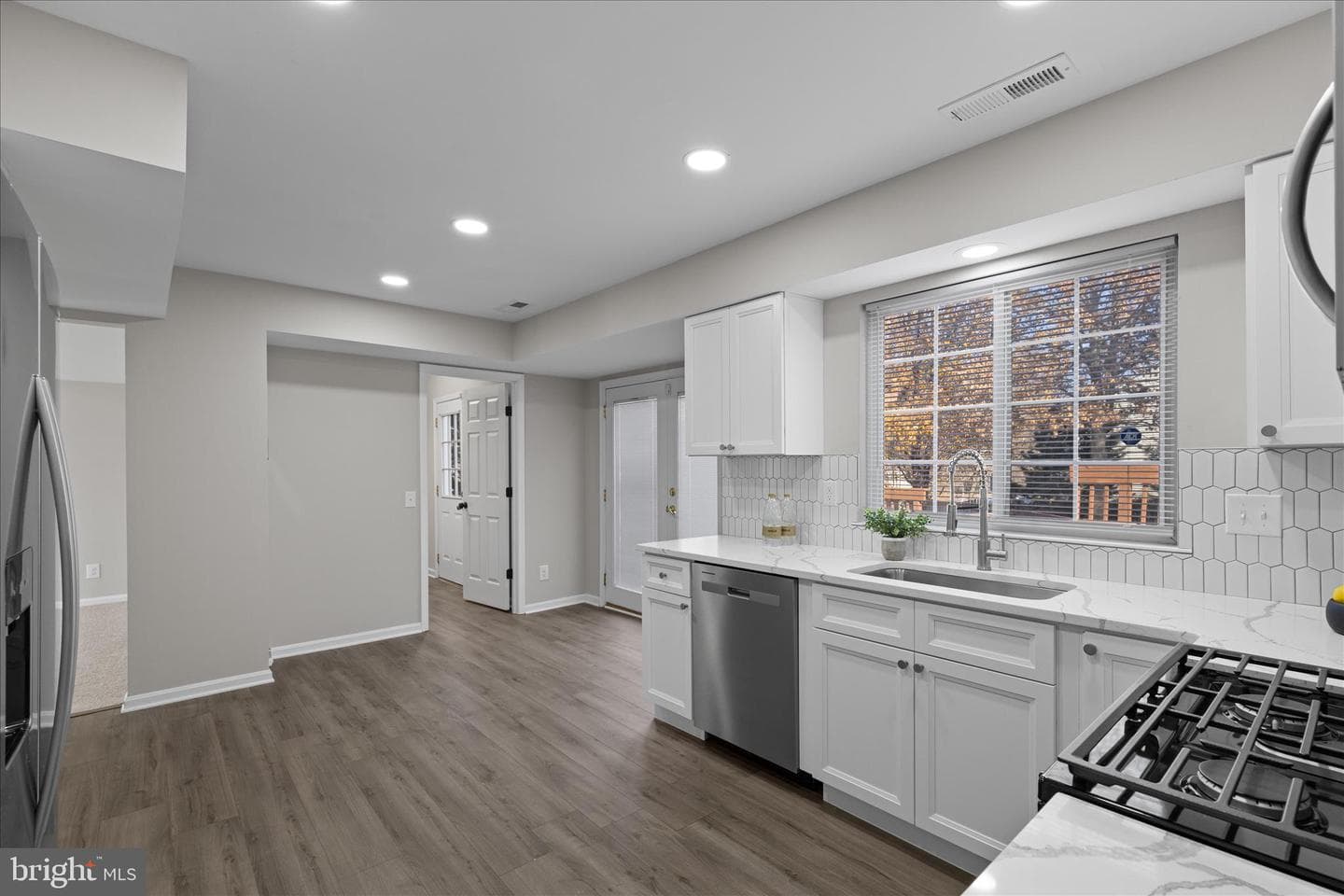 2300 Community Drive photo 10
