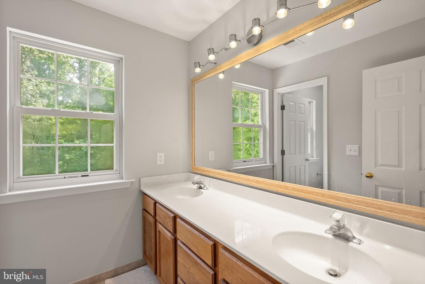 6734 Newcastle Court photo 35