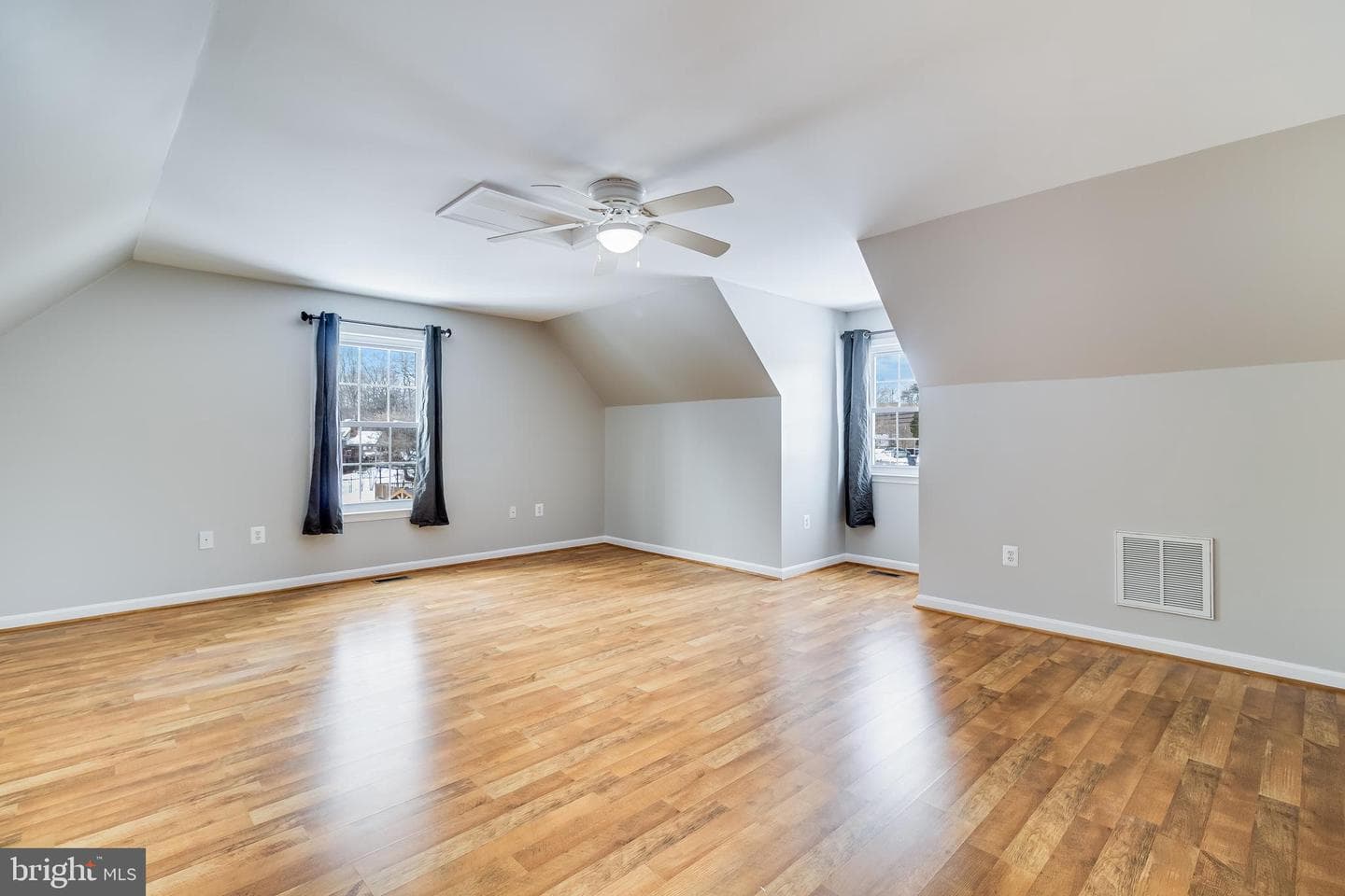 10817 Charles Street photo 16