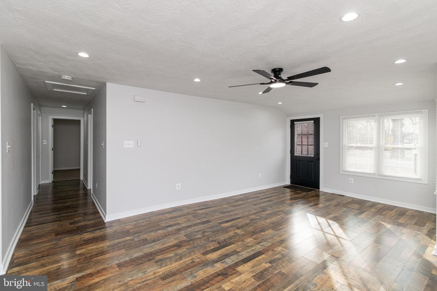 4410 Strauss Avenue photo 3