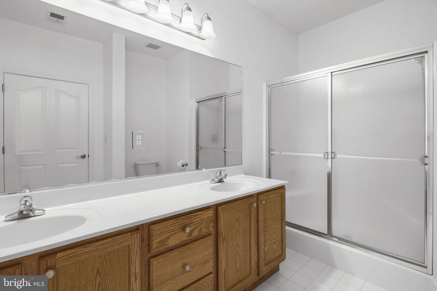 270 Williamsburg Circle photo 16