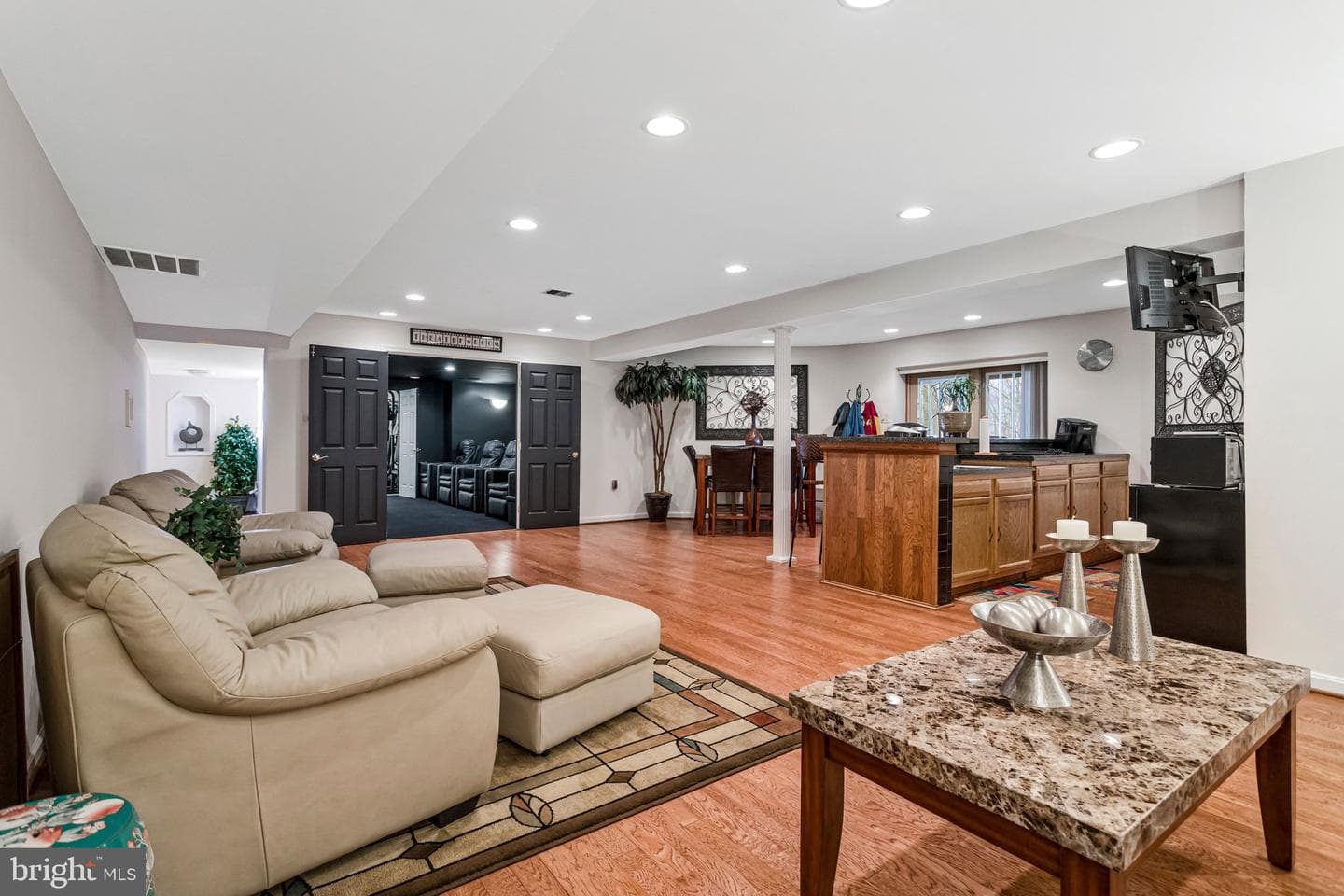 8215 Tiverton Drive photo 22