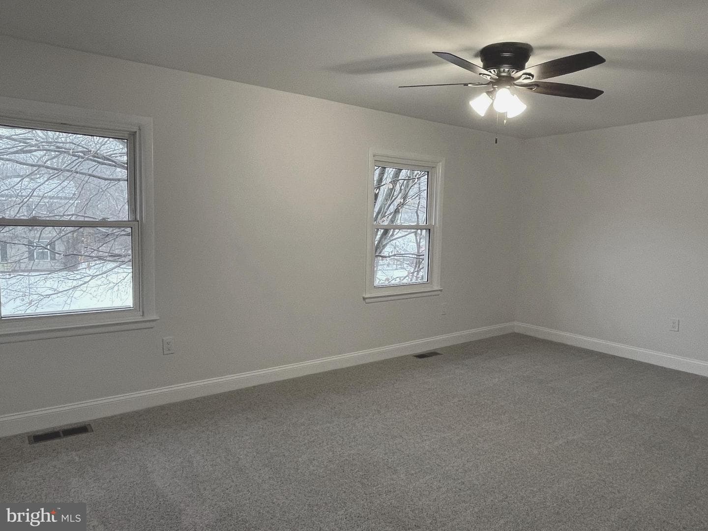 2106 Boxwood Circle photo 27