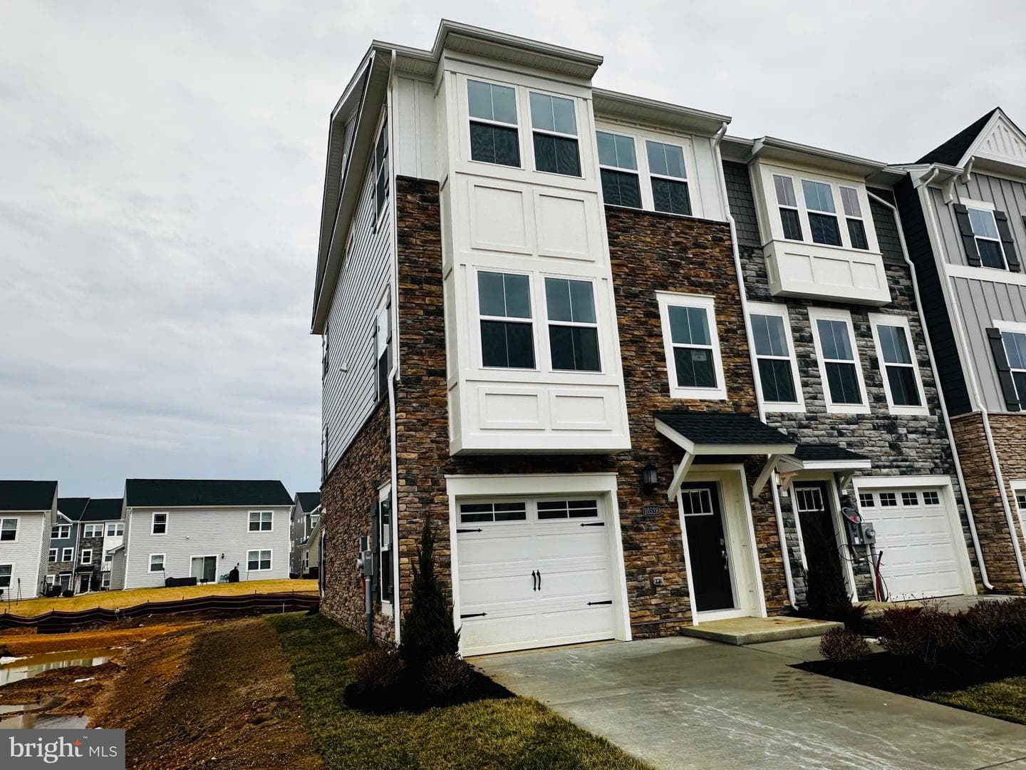 10528 Cobbler Place photo 2