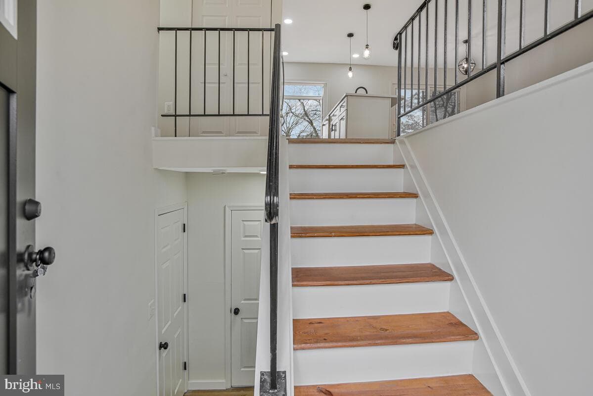 2424 Pear Tree Court photo 8