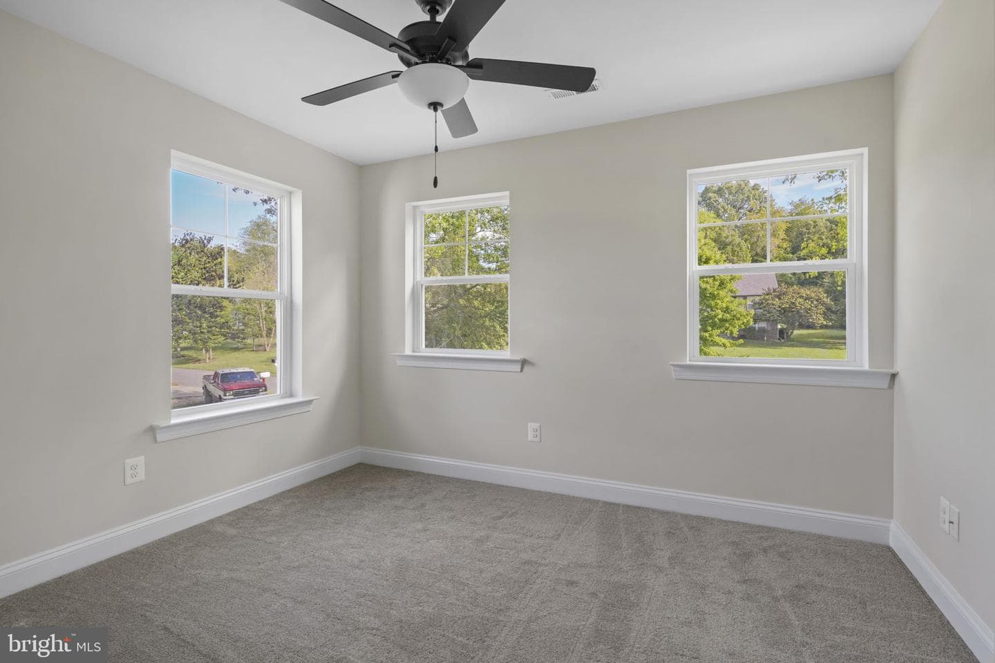 9415 Fendall Lane photo 33