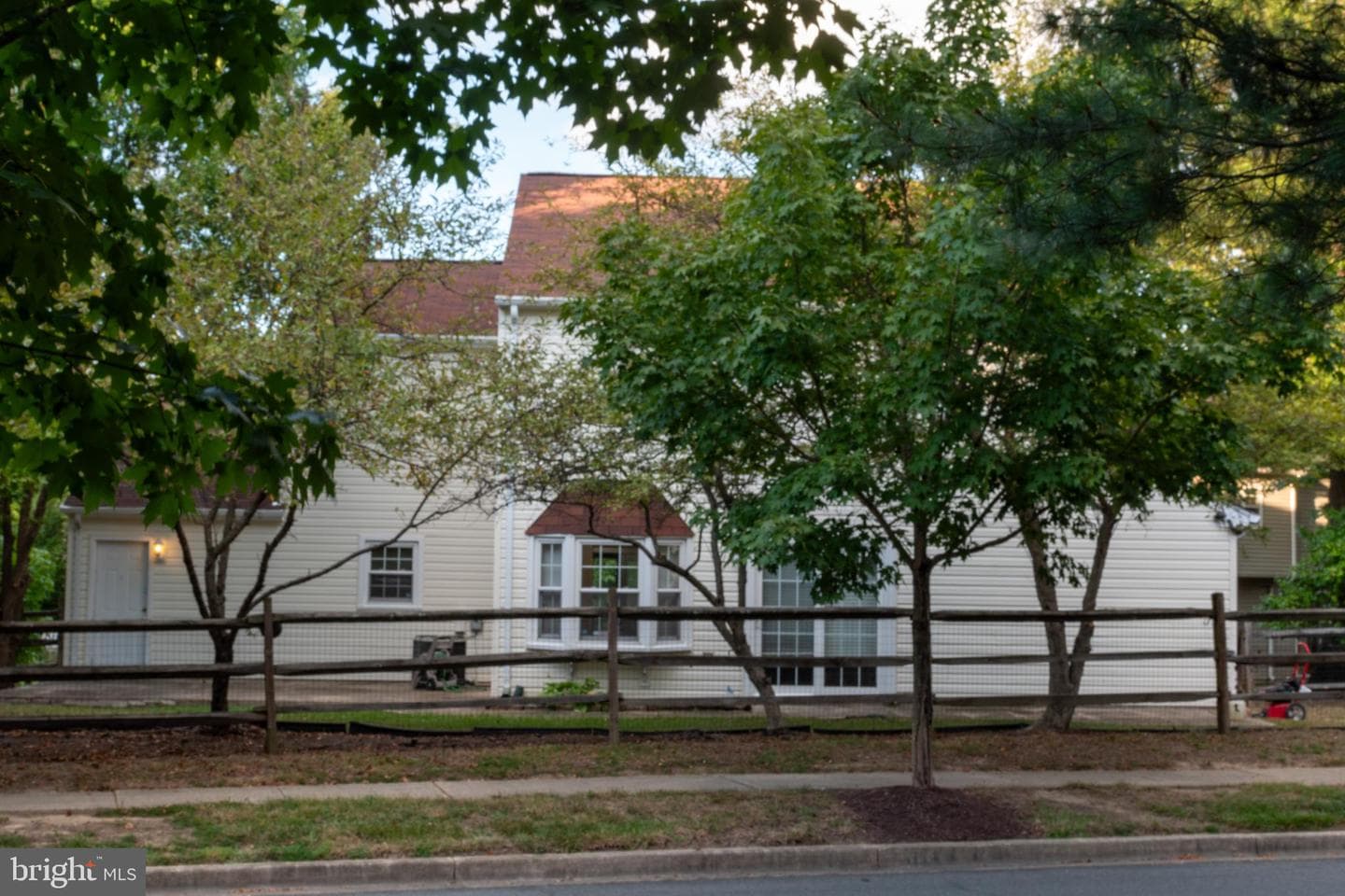 6724 Dolphin Court photo 3