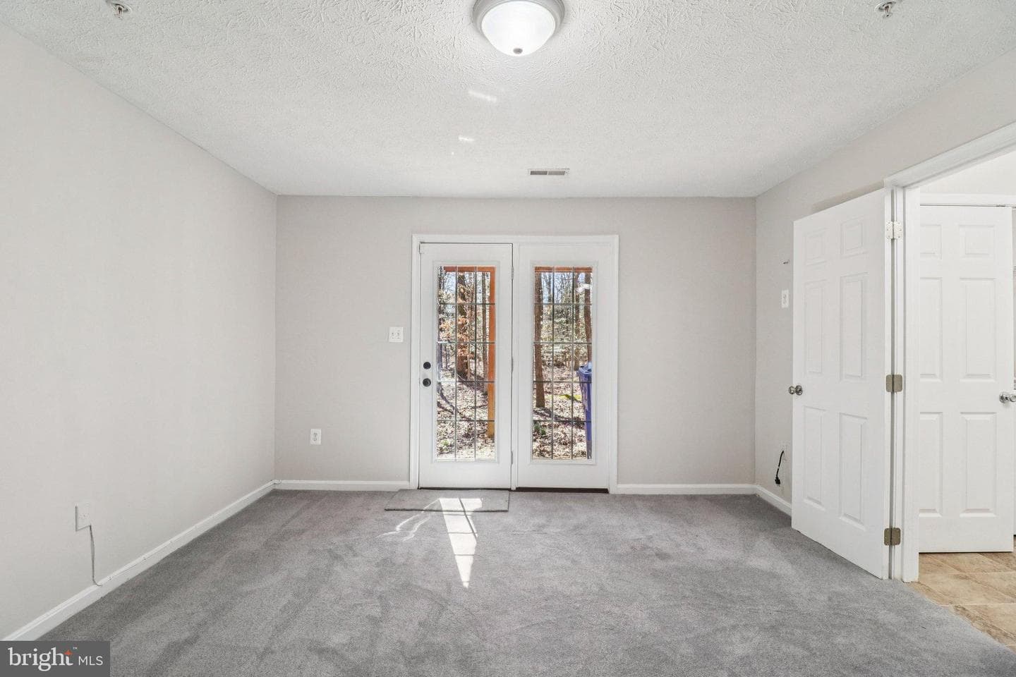 8033 Bloomsbury Place photo 25
