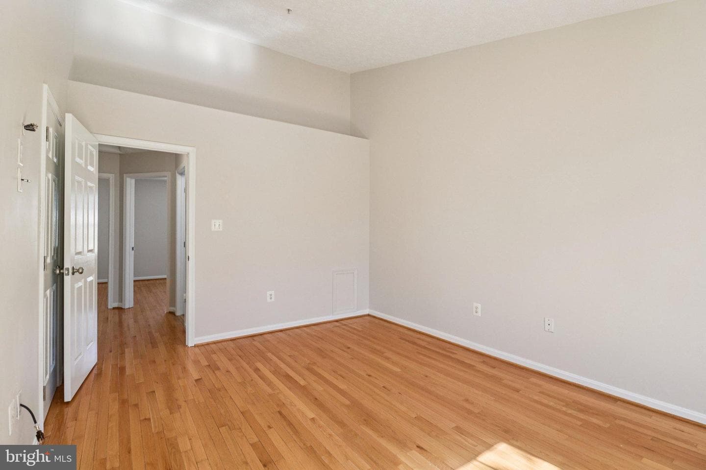 8033 Bloomsbury Place photo 42