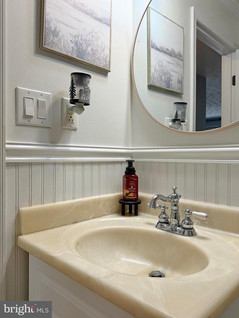 10322 Charles Street photo 27