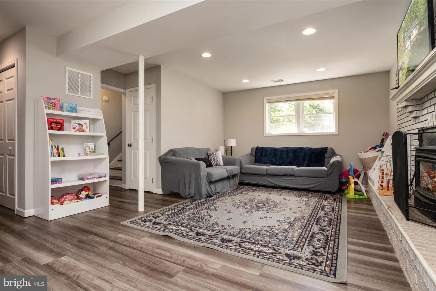 10242 Charles Street photo 19