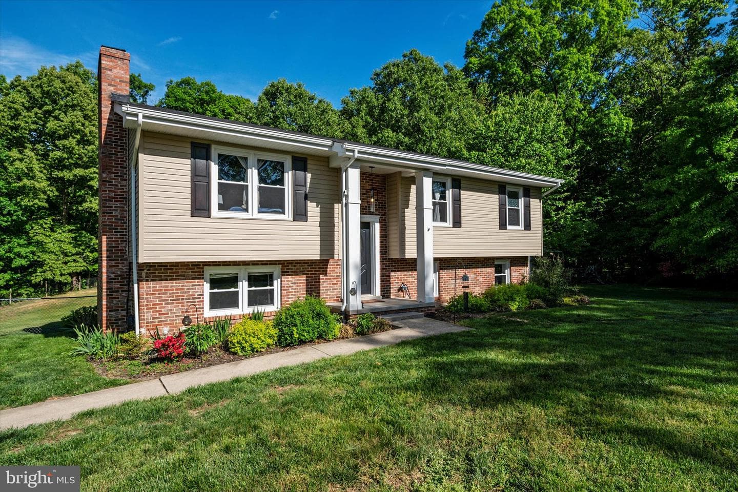 10242 Charles Street photo 3