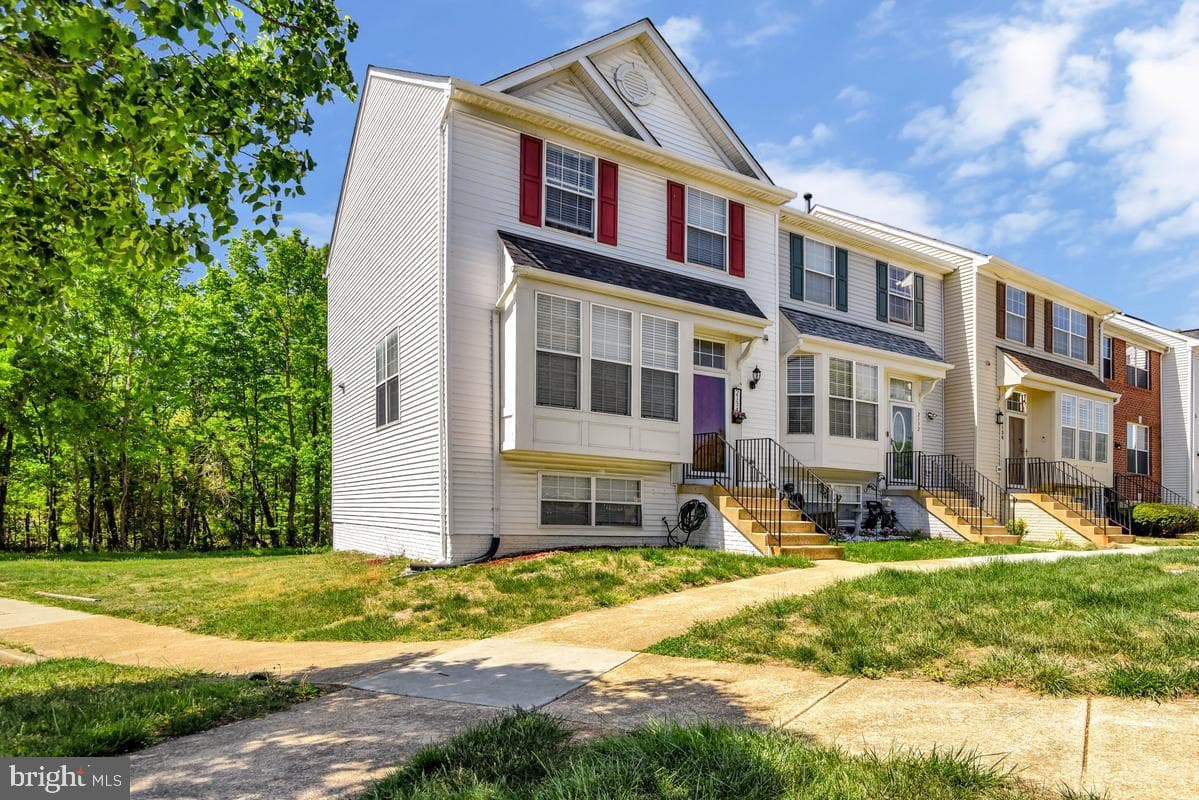 2134 Racquet Place photo 3