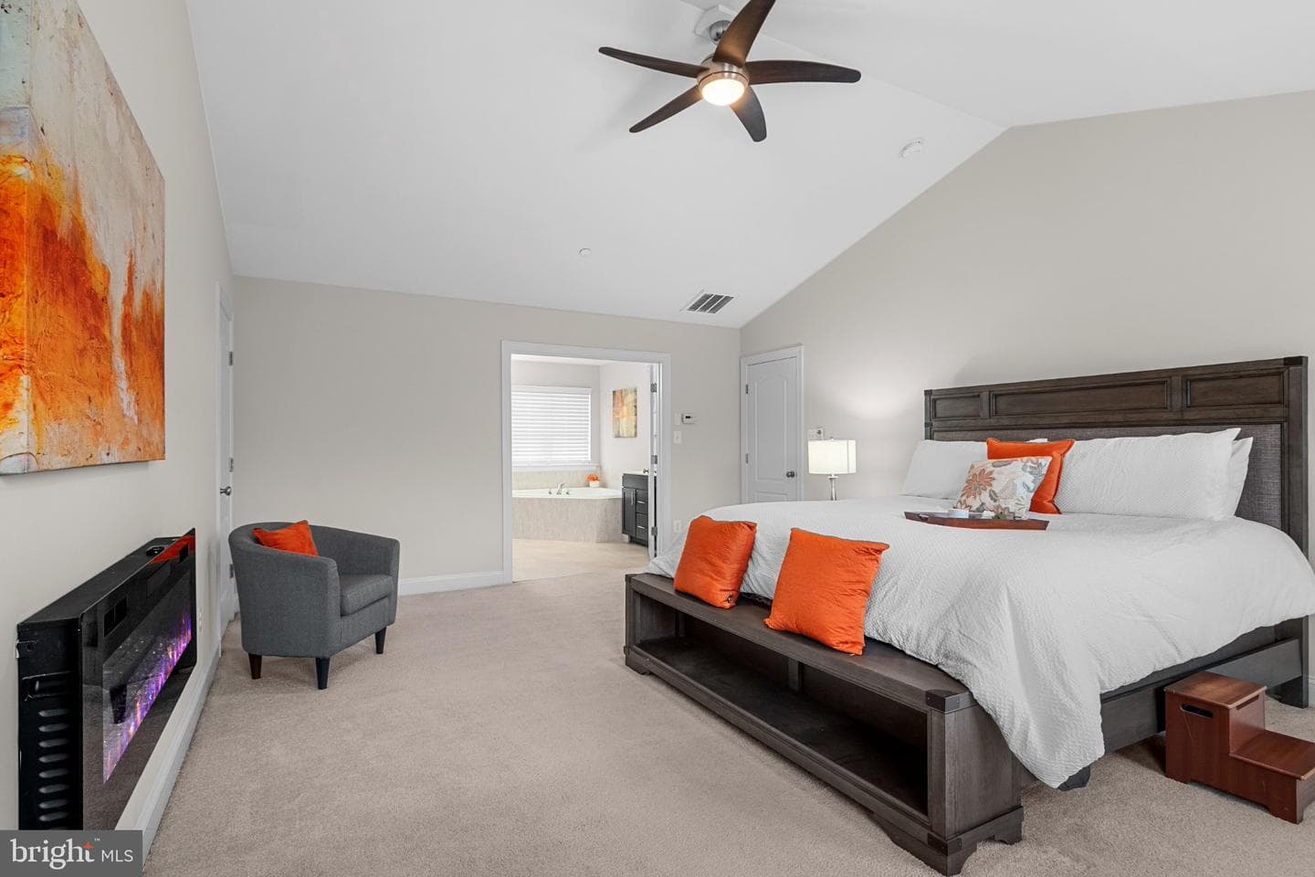 4554 Coachmans Path Court photo 17