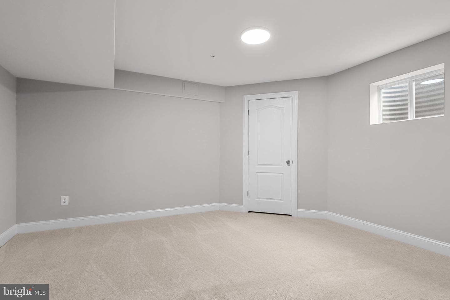 4554 Coachmans Path Court photo 32