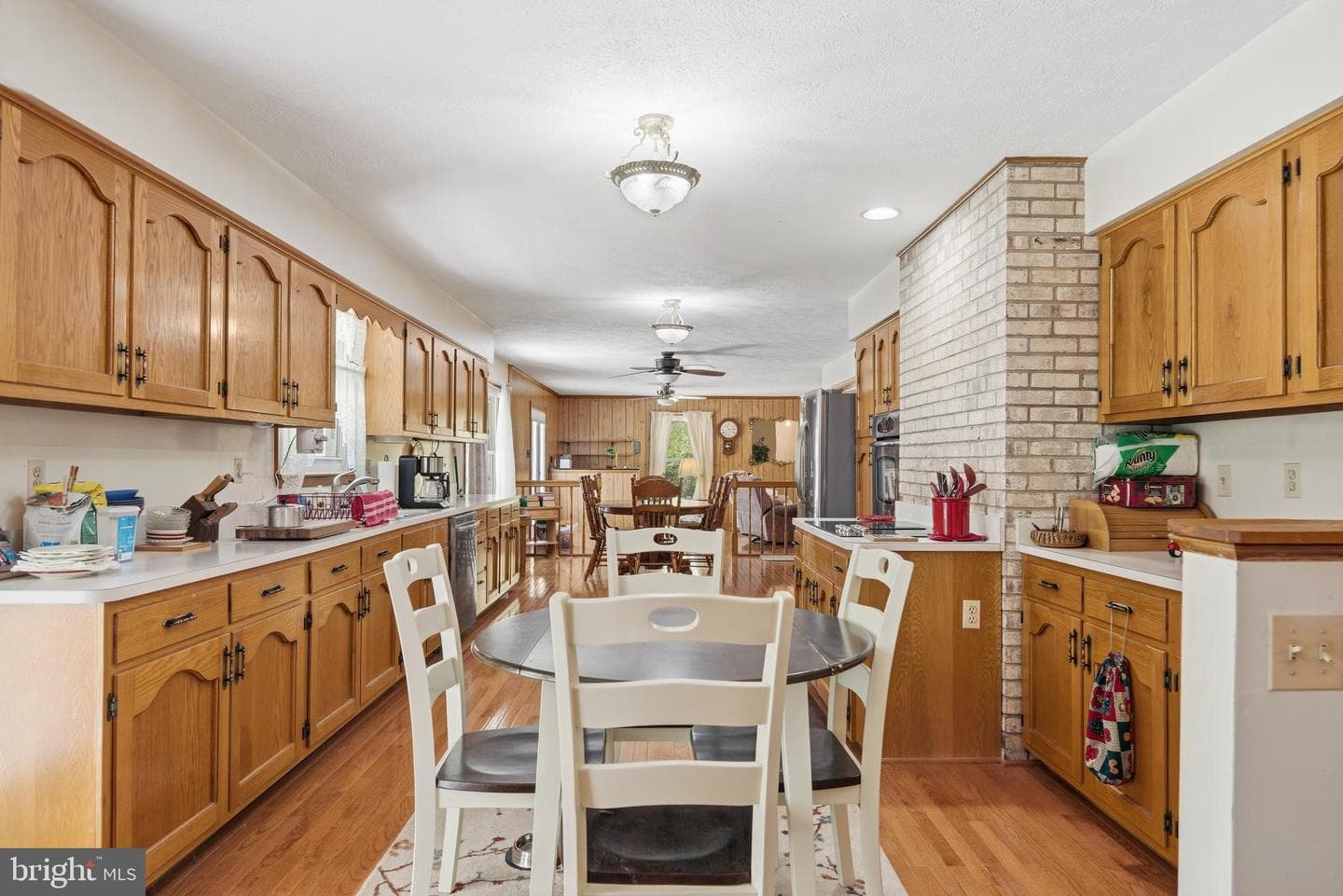 4465 Camelot Drive photo 32