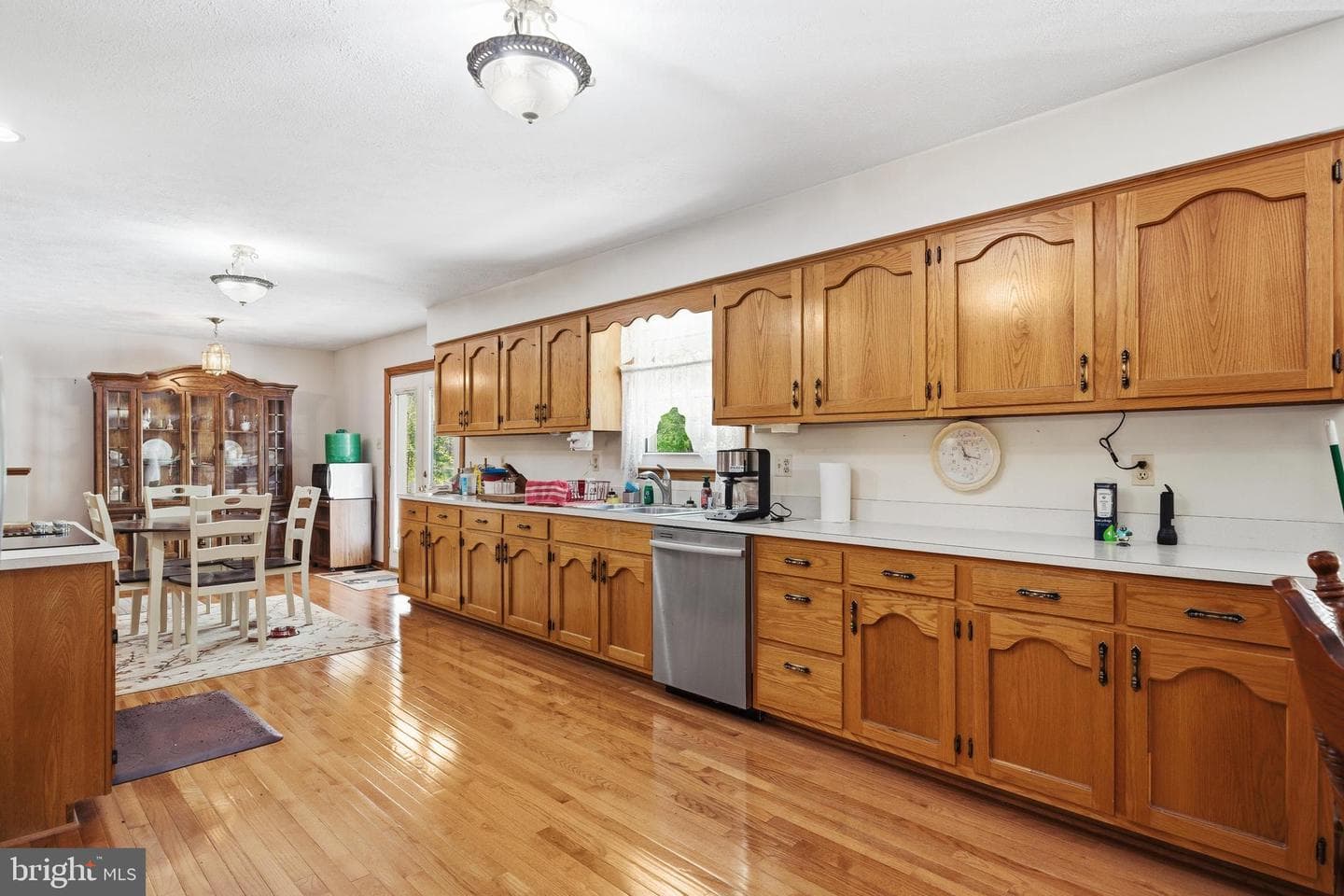 4465 Camelot Drive photo 8