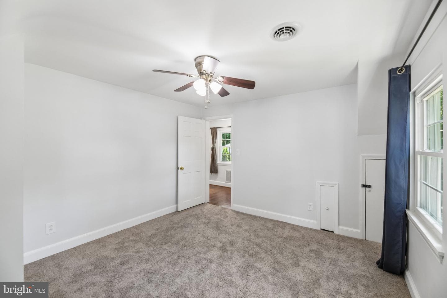 907 Charles Street photo 39