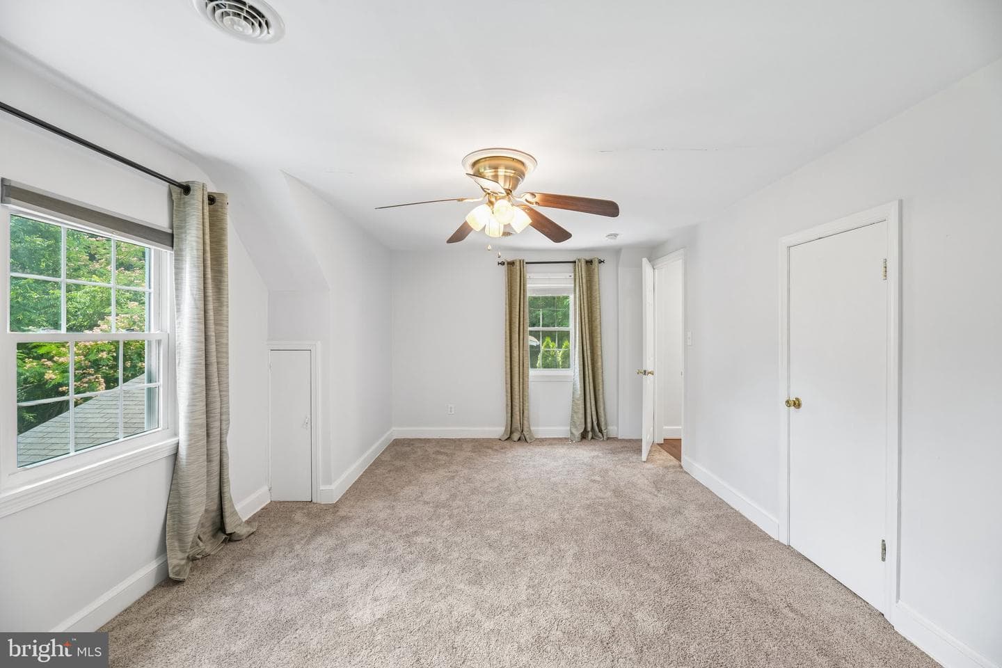 907 Charles Street photo 42