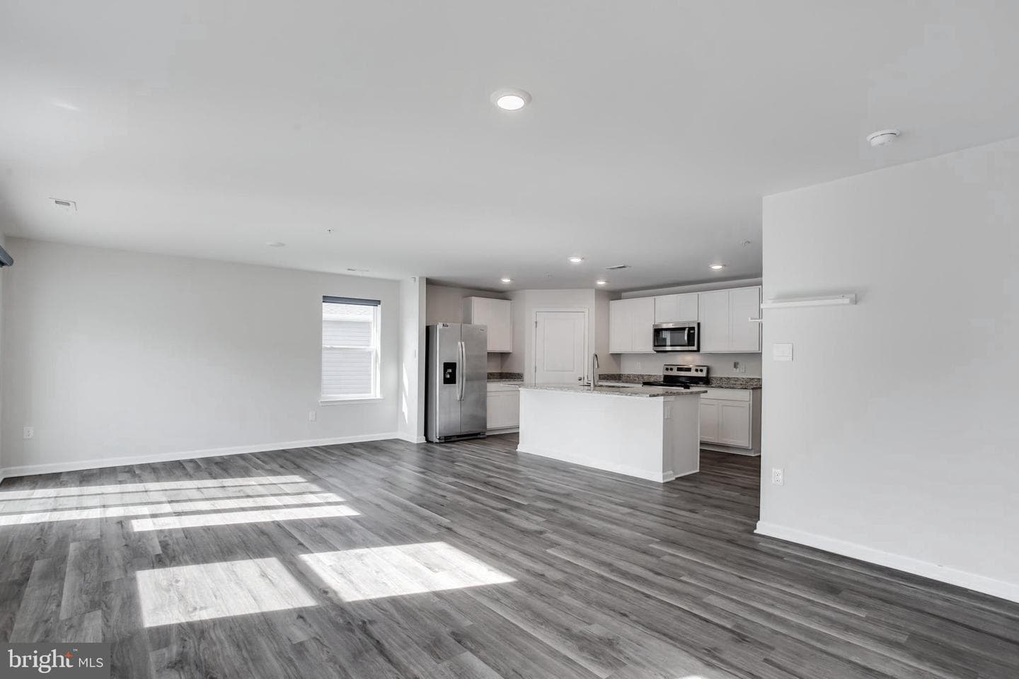 291 Forest Edge Ave photo 14