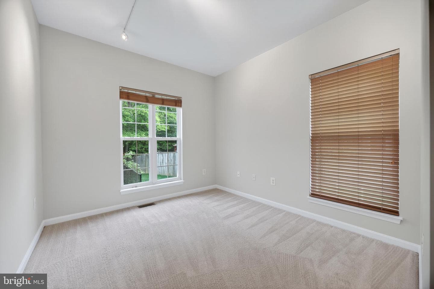 2910 Merchant Court photo 39