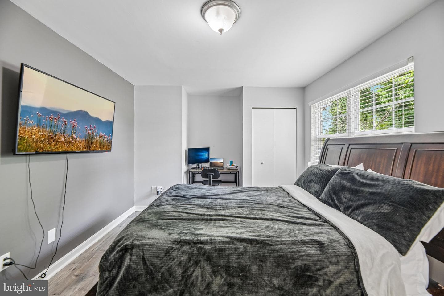 836 Holly Drive photo 24