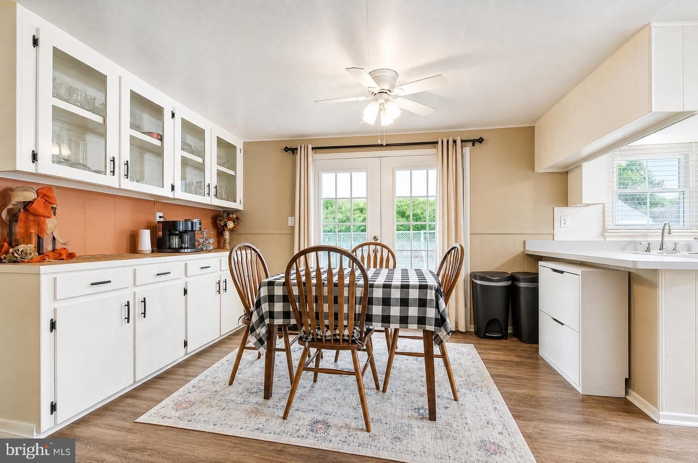 15 Willow Lane photo 9
