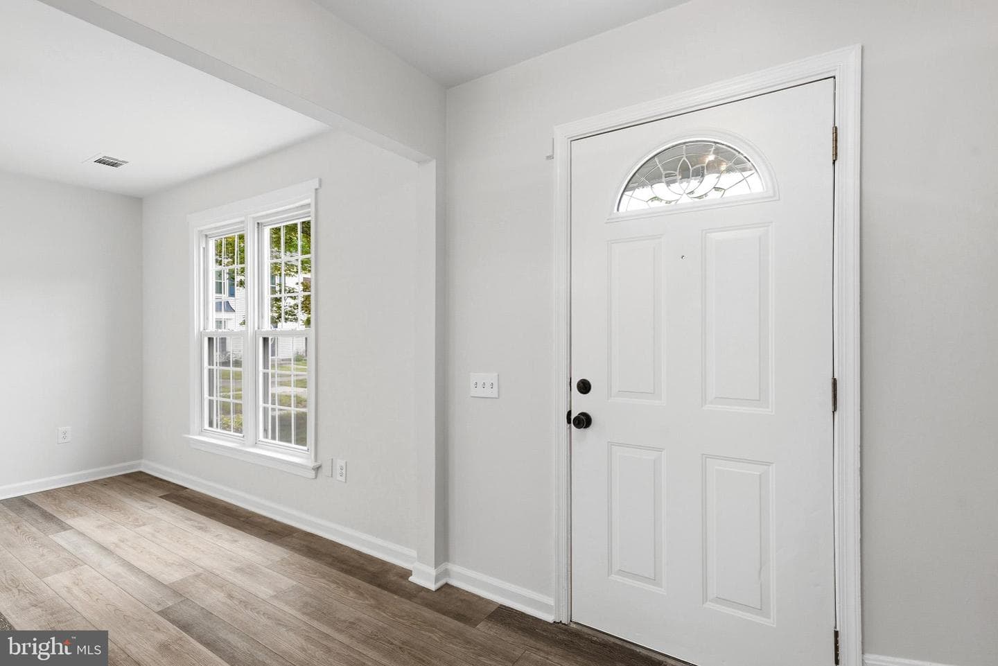 1732 Brightwell Court photo 3