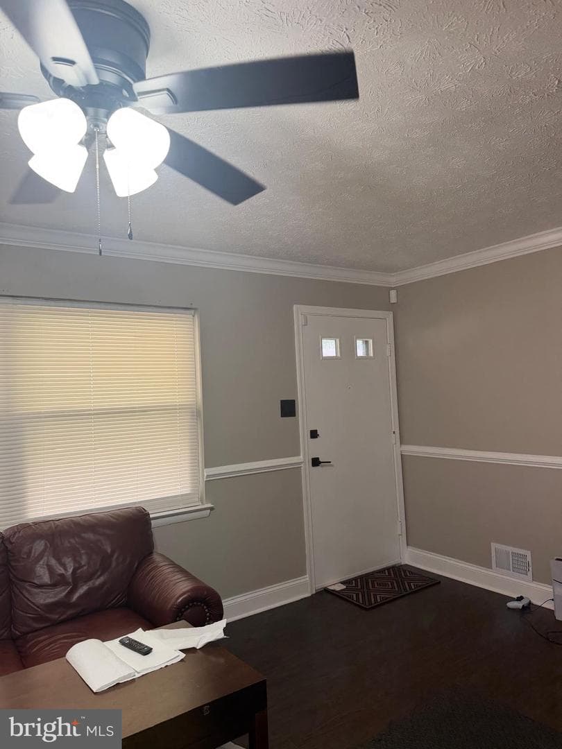 643 University Drive photo 12