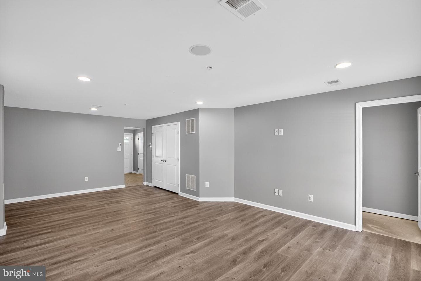 5413 Doubleday Ln photo 8