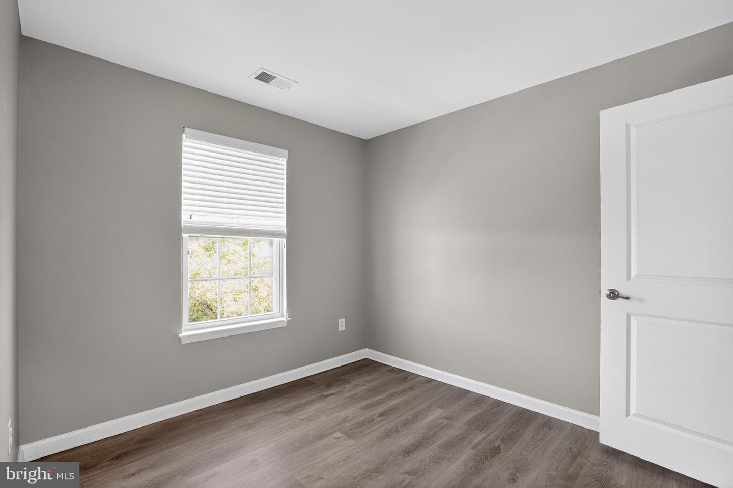 5413 Doubleday Ln photo 9