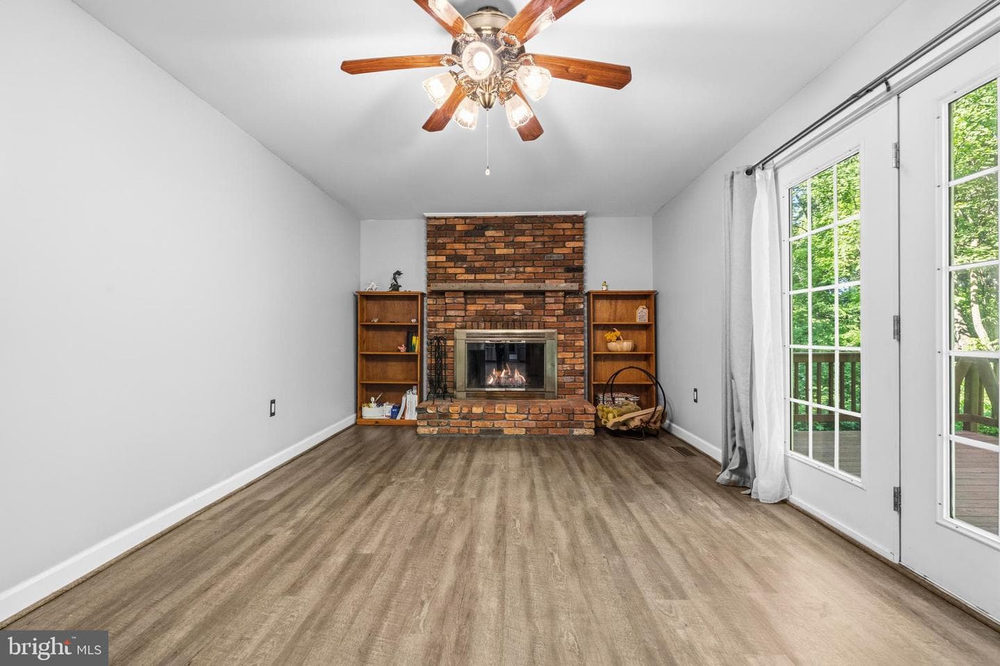 7090 Maxwell Drive photo 18