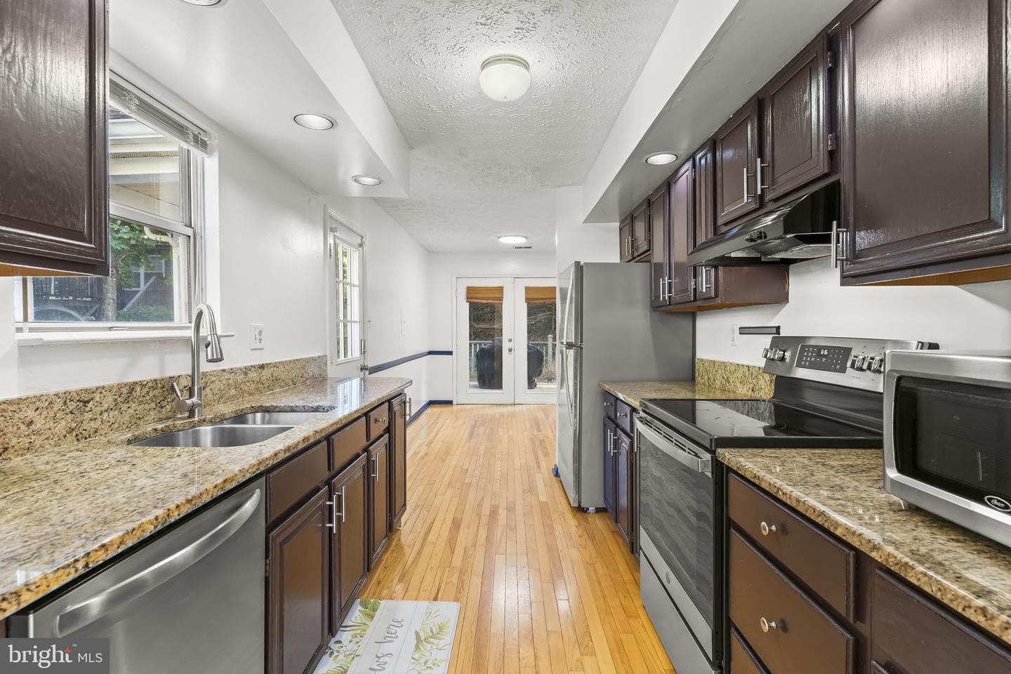 6225 Polar Bear Court photo 2