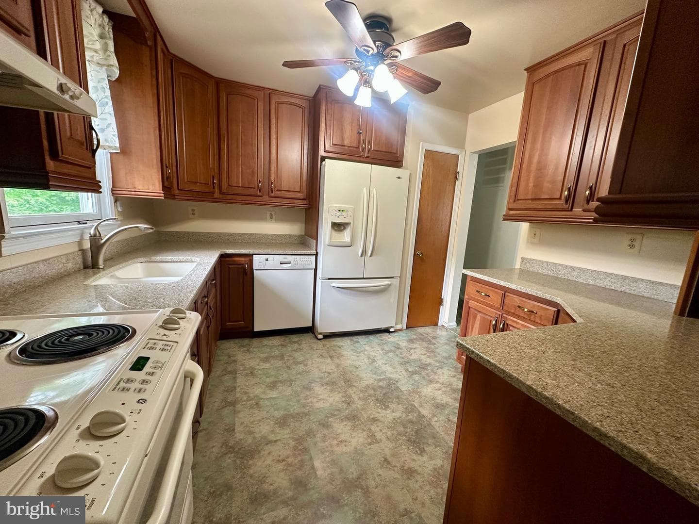 10955 Lawrence Drive photo 15