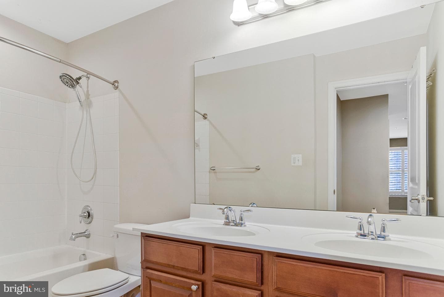 11762 Nationals Lane photo 40