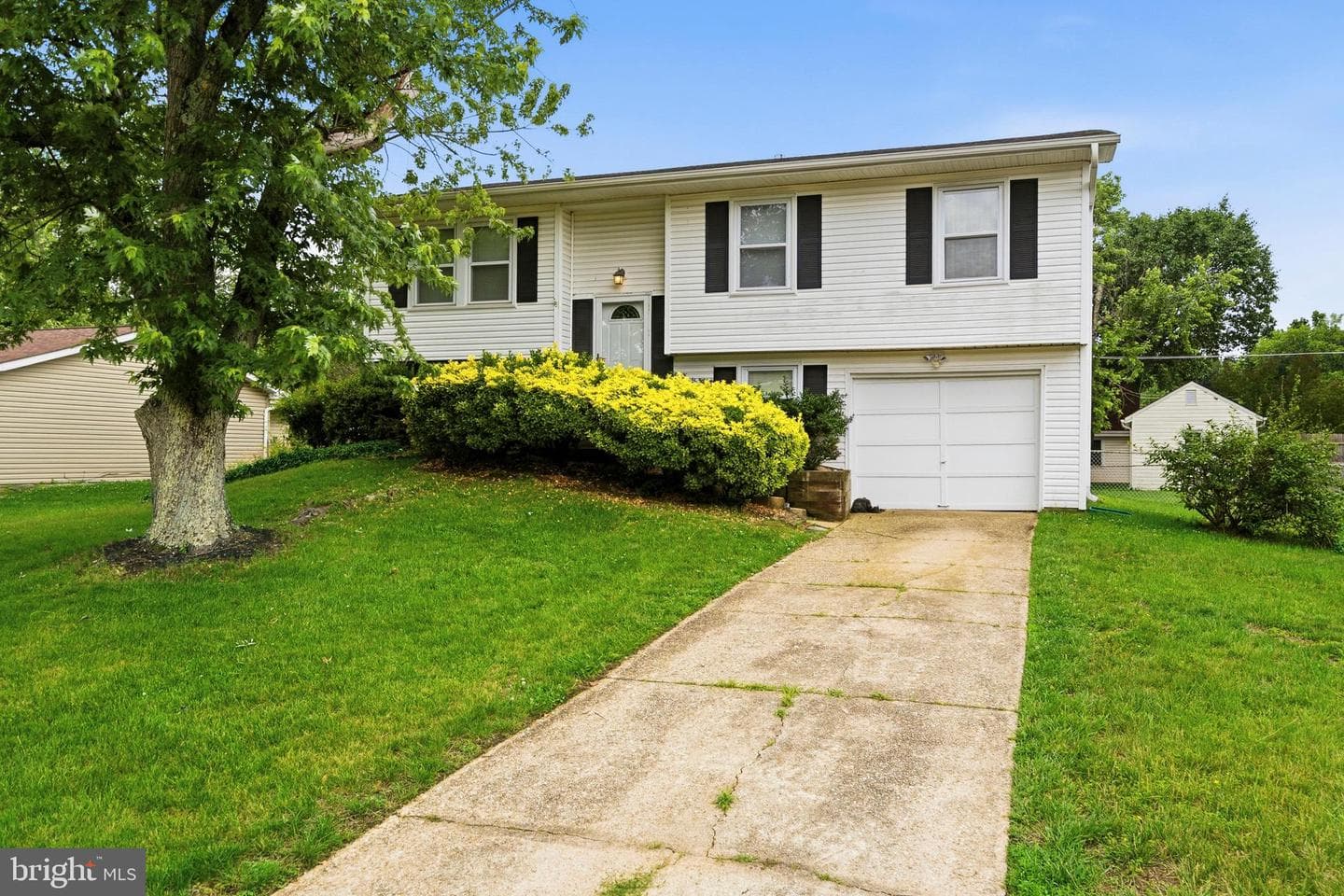 215 Compton Road photo 1