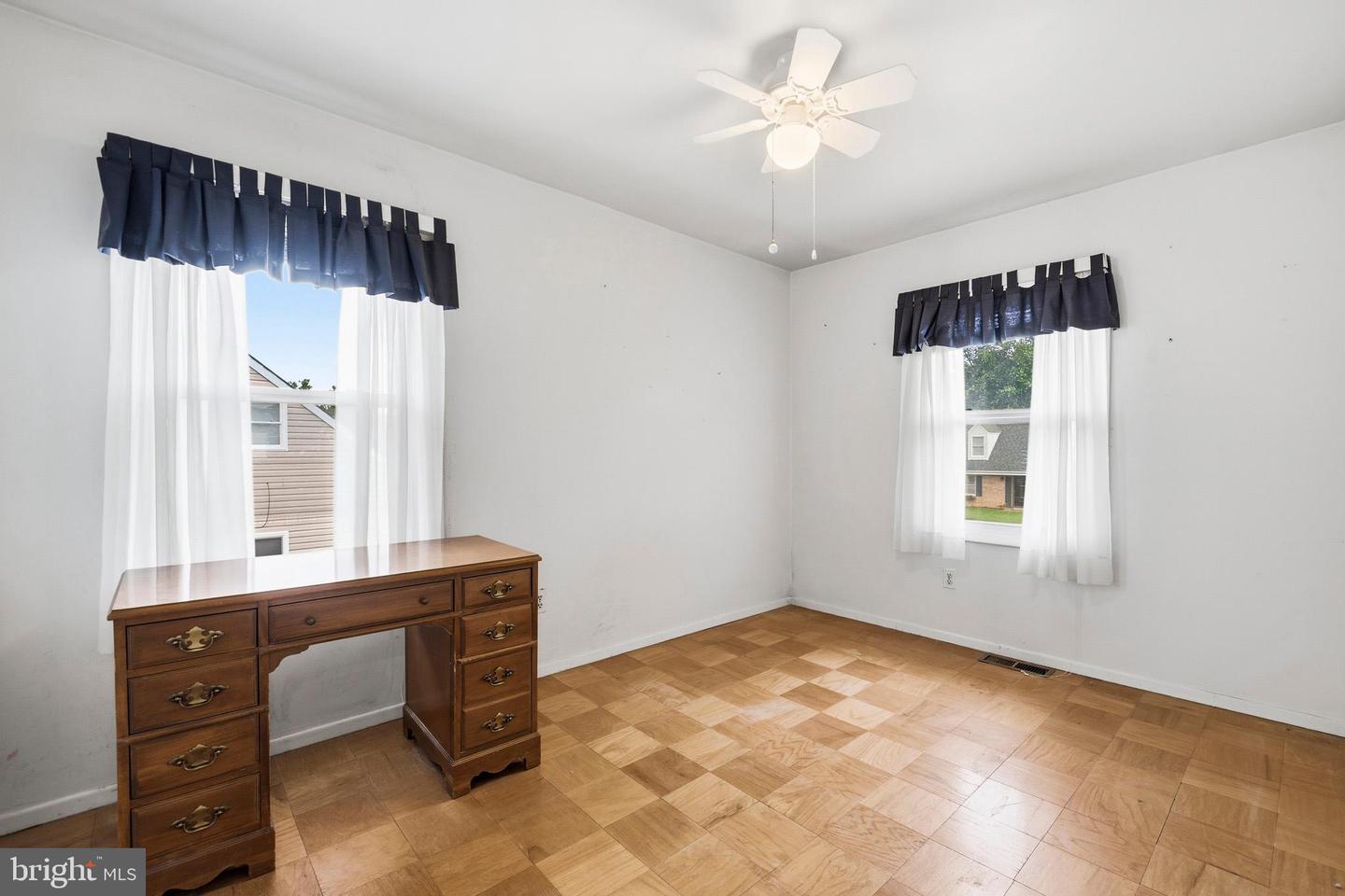215 Compton Road photo 18