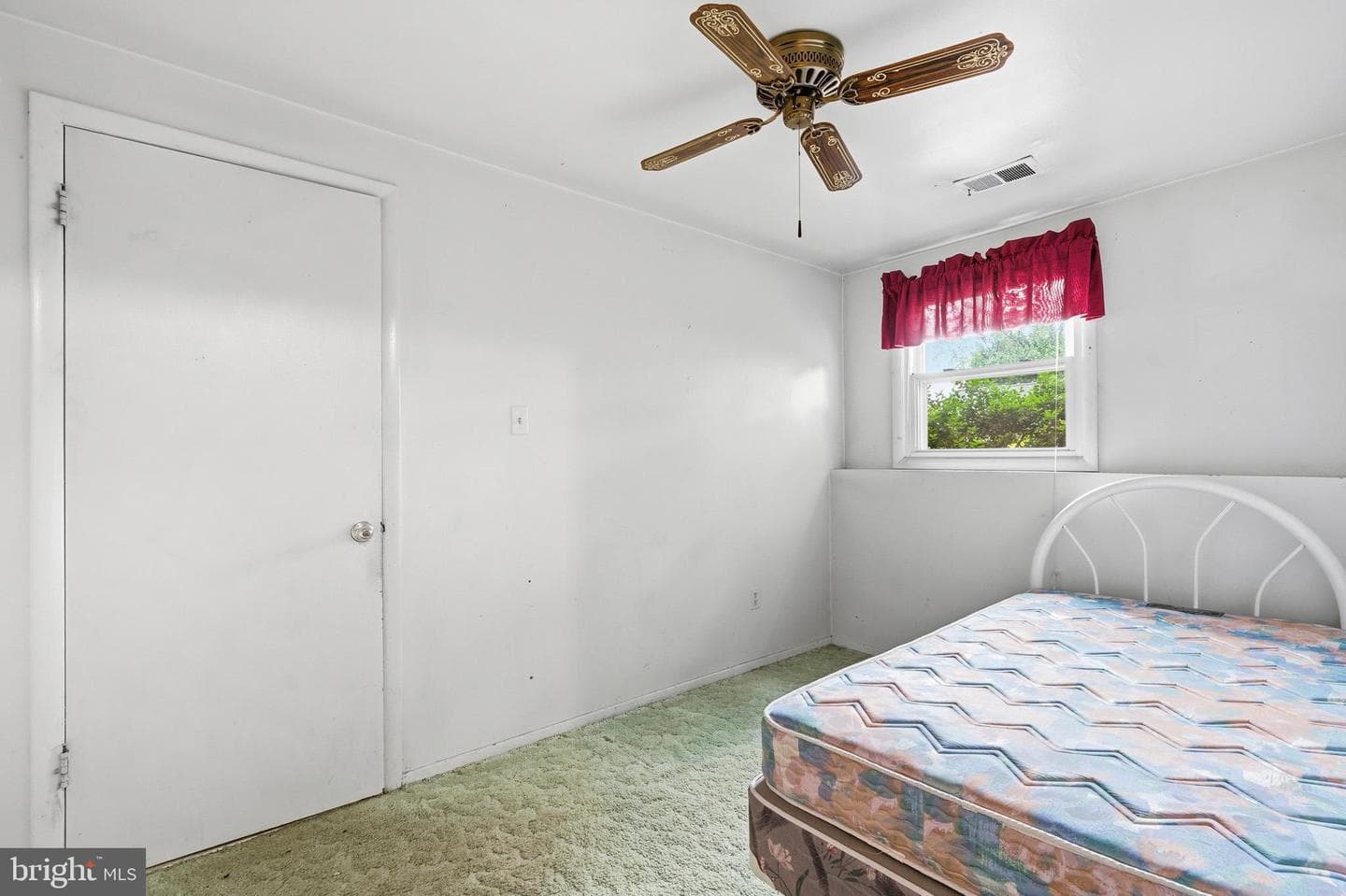 215 Compton Road photo 27
