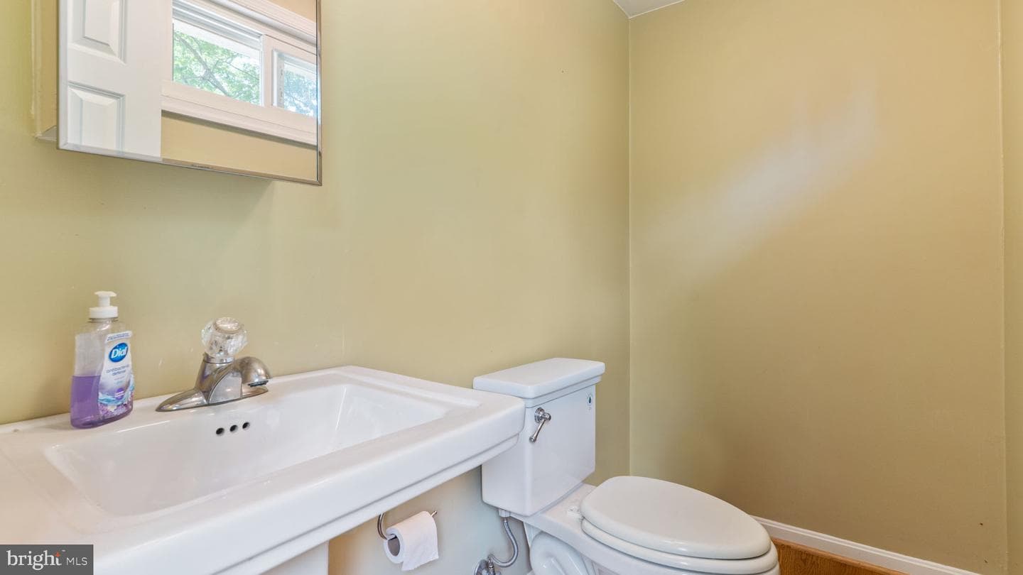 5950 Foster Lane photo 17
