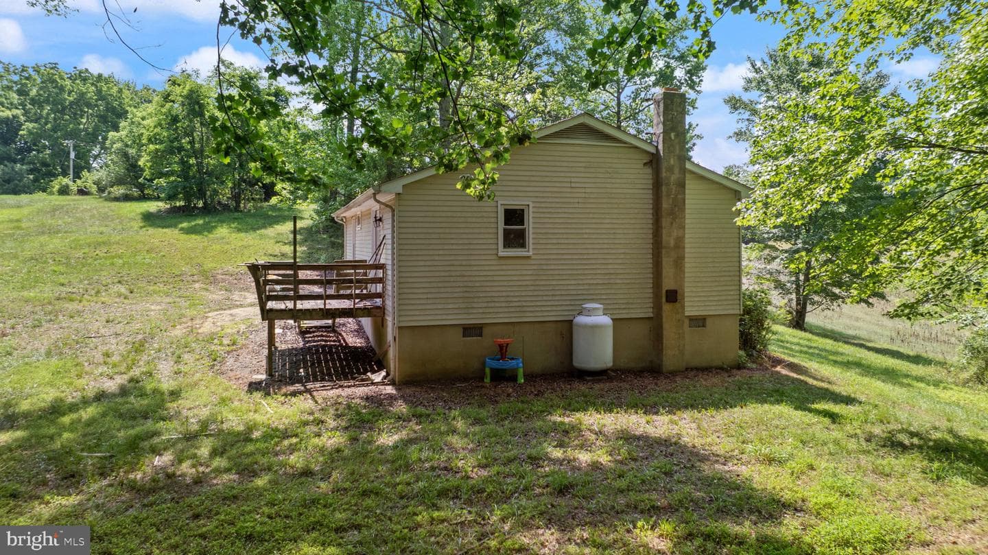 5950 Foster Lane photo 18