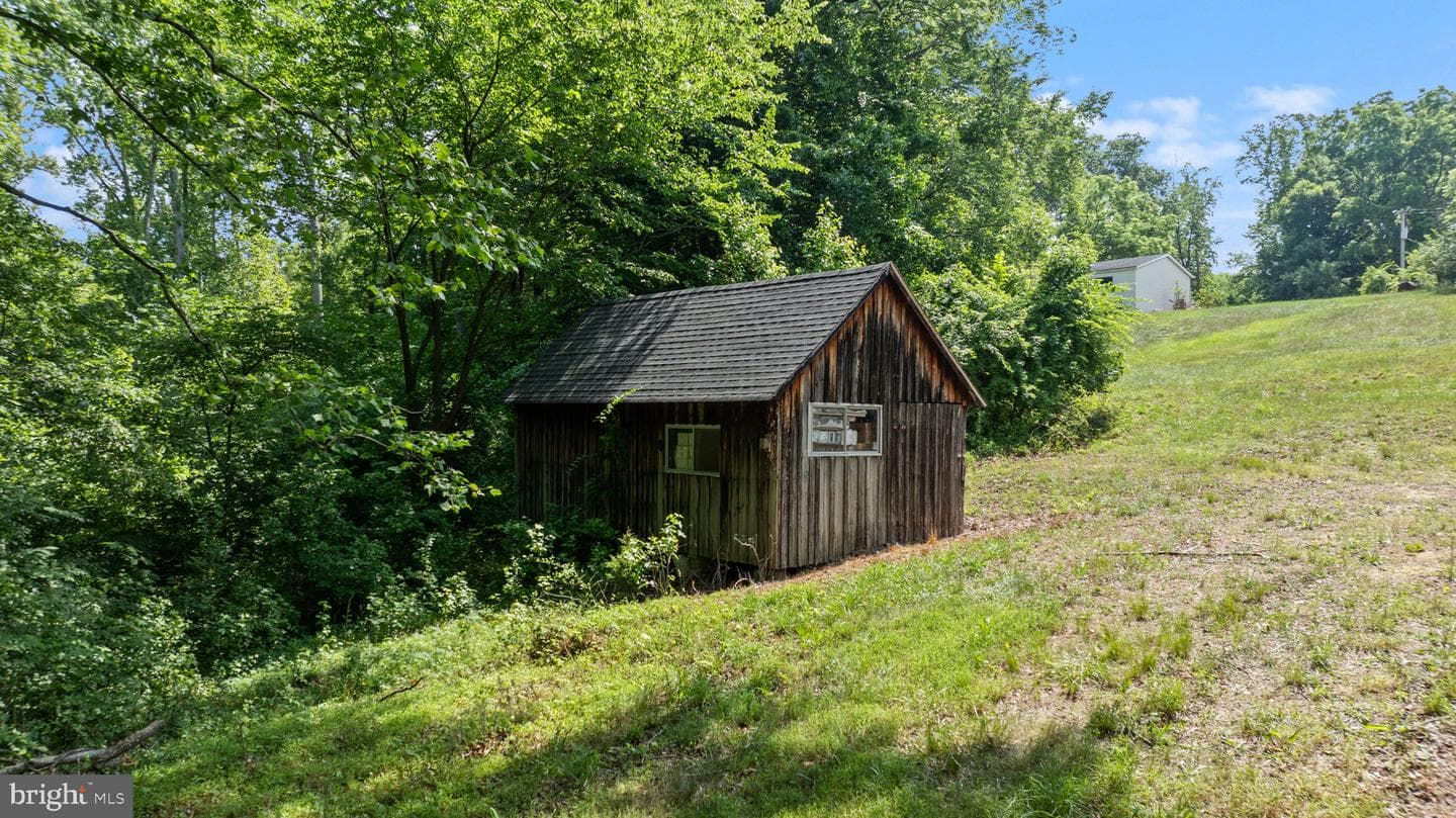 5950 Foster Lane photo 41