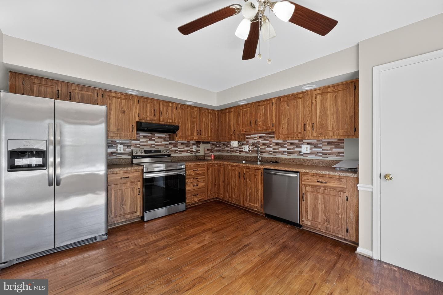 2861 Ridge Road photo 9