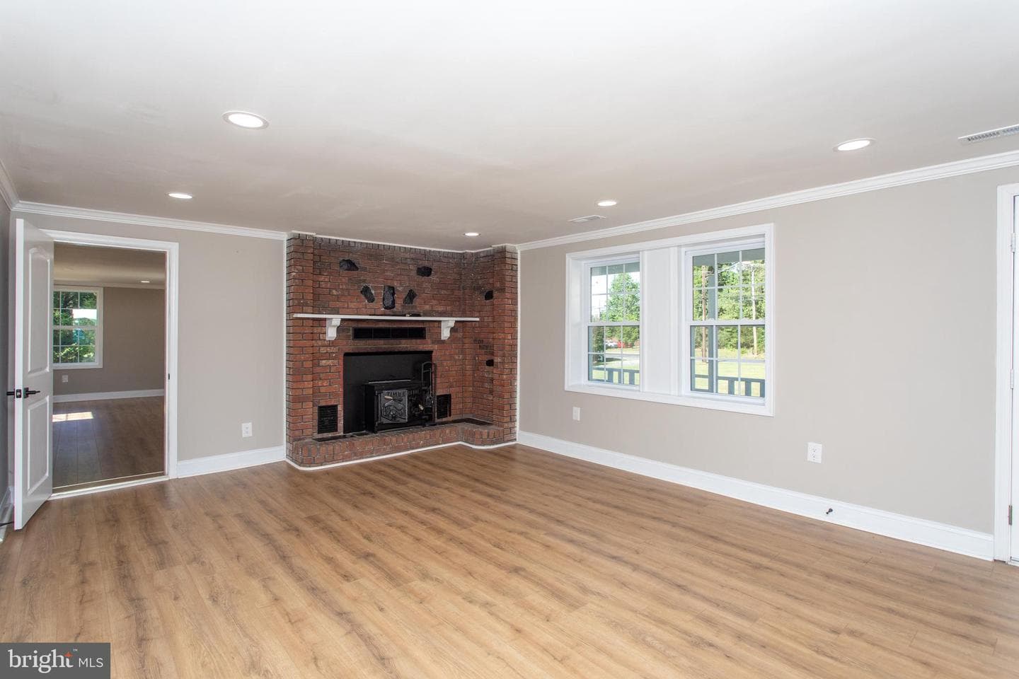 906 Washington Avenue photo 11