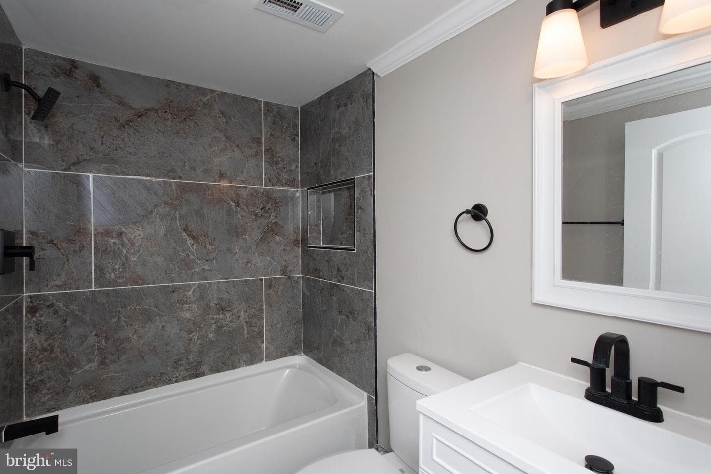 906 Washington Avenue photo 31