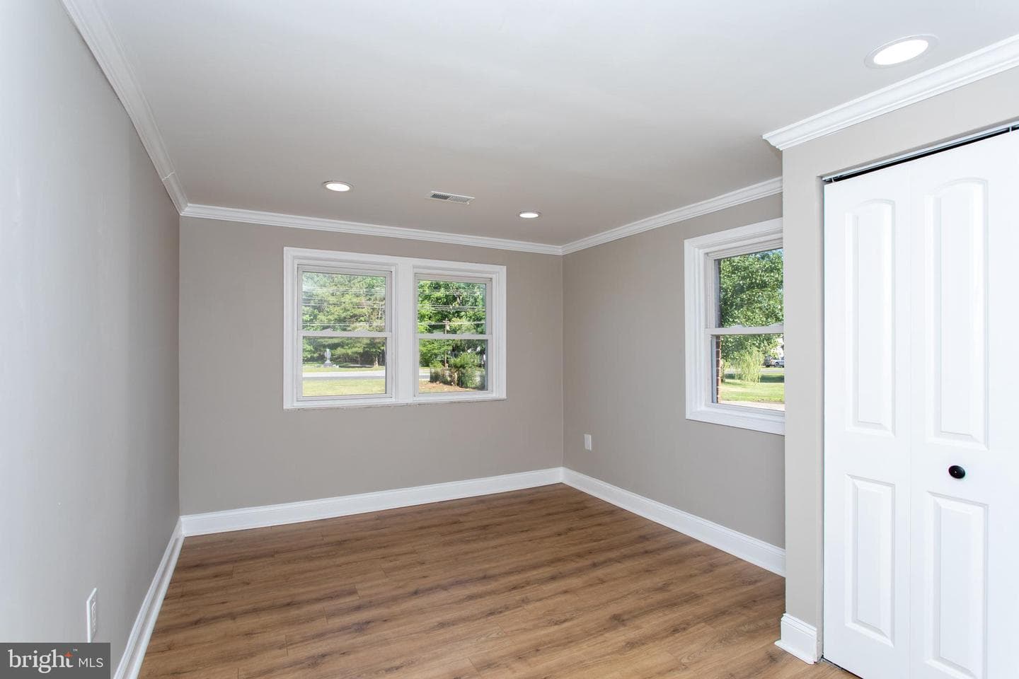 906 Washington Avenue photo 37