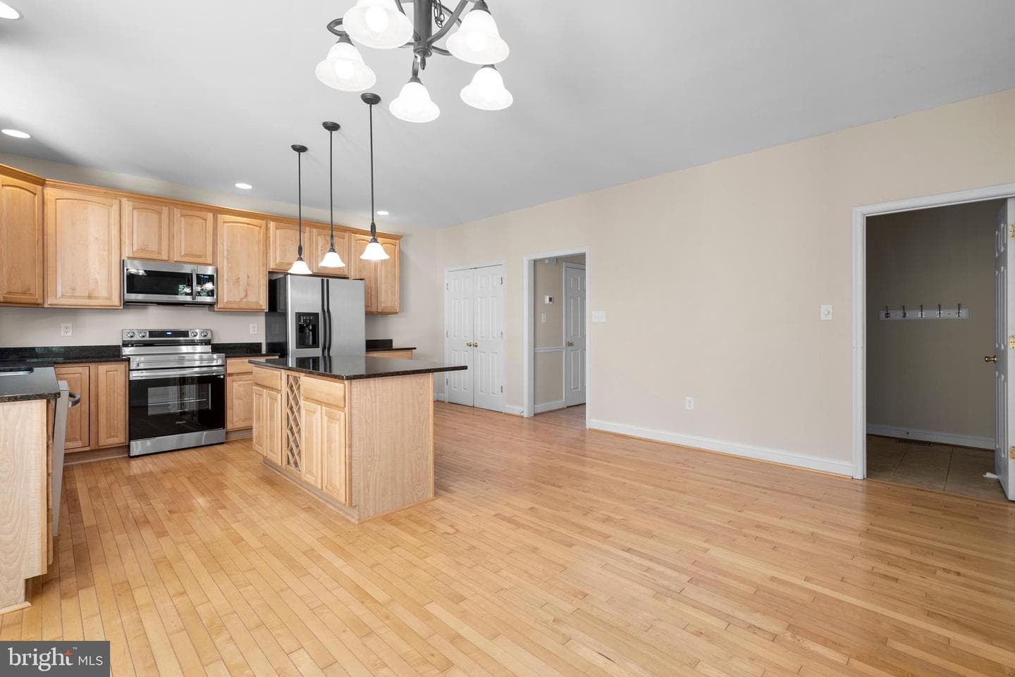 7425 Sandy Bottom Court photo 15