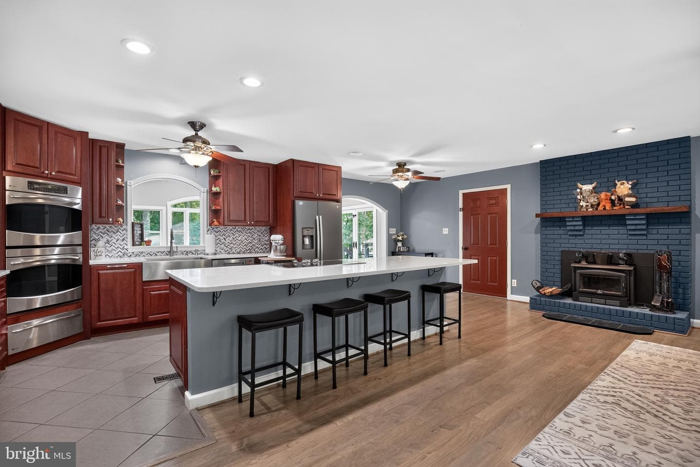 9487 Canary Dr photo 11