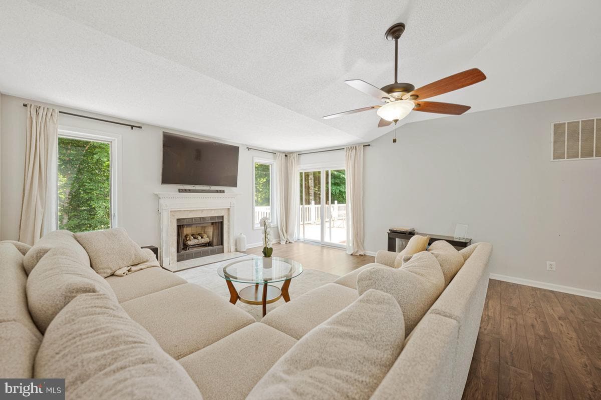 1010 Wales Drive photo 10