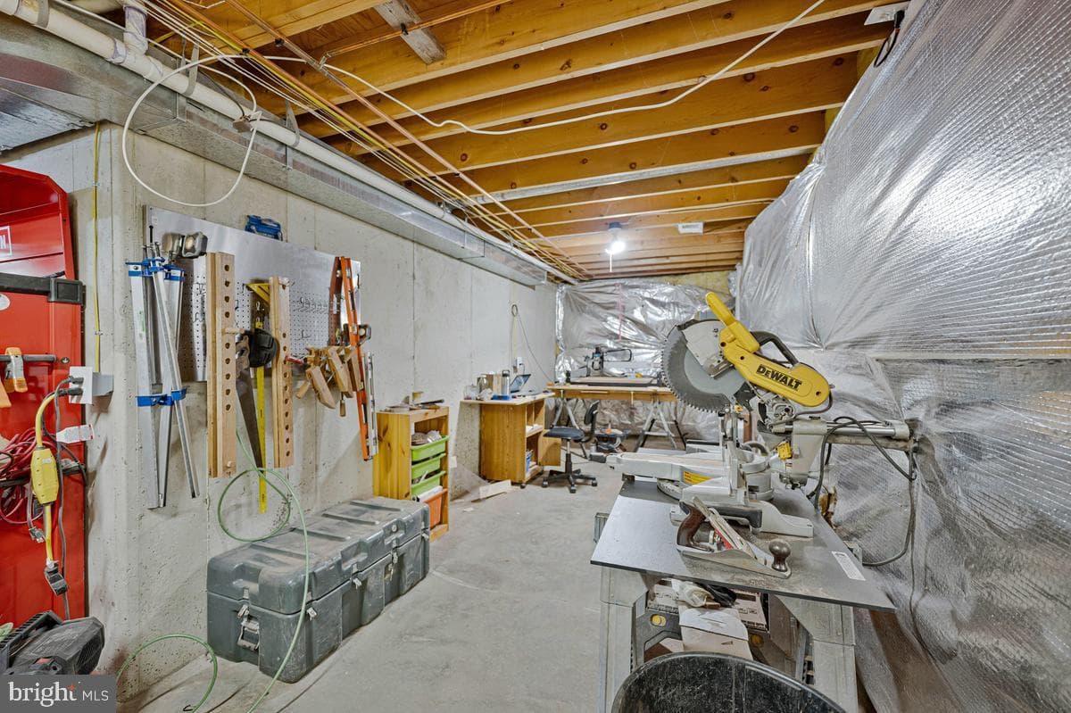 1010 Wales Drive photo 27